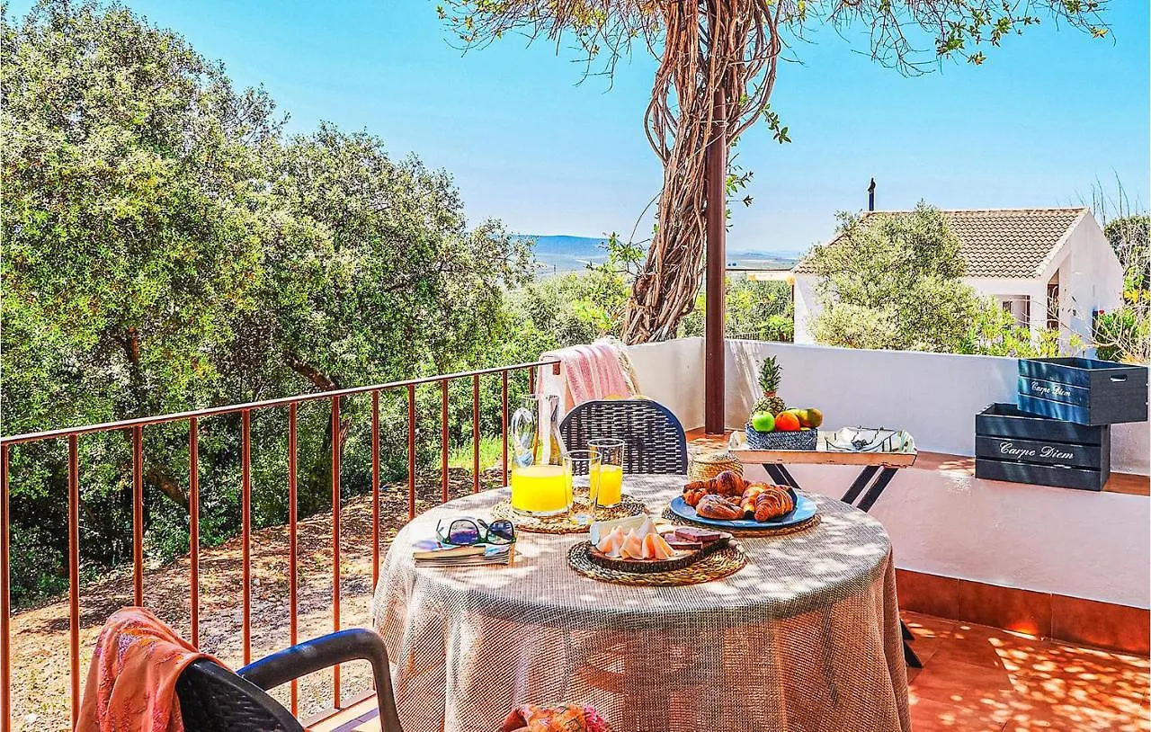 Cozy Home In Estepa With Kitchen Vakantiehuis
